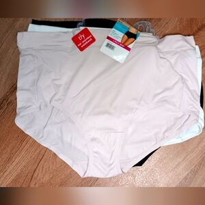 4XL/11 Radiant Vanity Fair Women's Panties